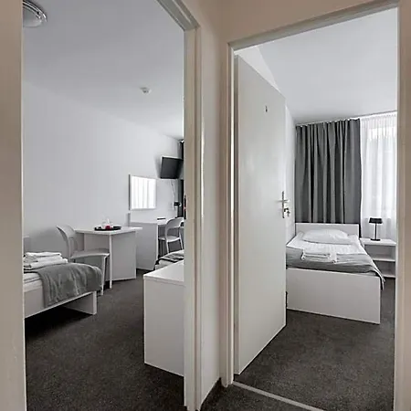 Plonia Economy Hostel