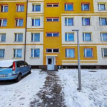 Plonia Economy