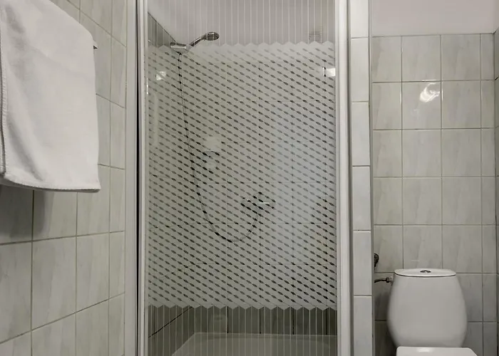 Plonia Economy אכסניה